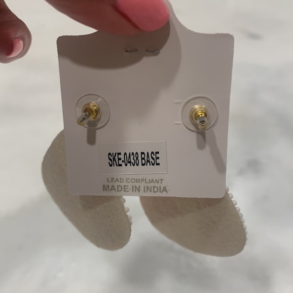 You are buying both pairs. I am selling them together - Picture 6 of 6